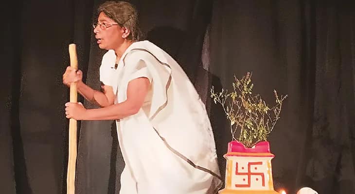 ঝাড়গ্রামে বিশ্ব নাট্য দিবসে নাটক মঞ্চস্থ করল ‘প্রয়াস’