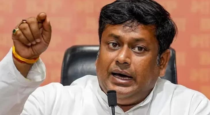 সুকান্তর আপ্ত সহায়ক ৭ বছরে কোটিপতি? প্রশ্ন হিন্দু সংহতির