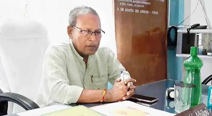 ময়নাগুড়ি পুরসভার চেয়ারম্যান পদে থাকতে চান না অনন্তদেব অধিকারী