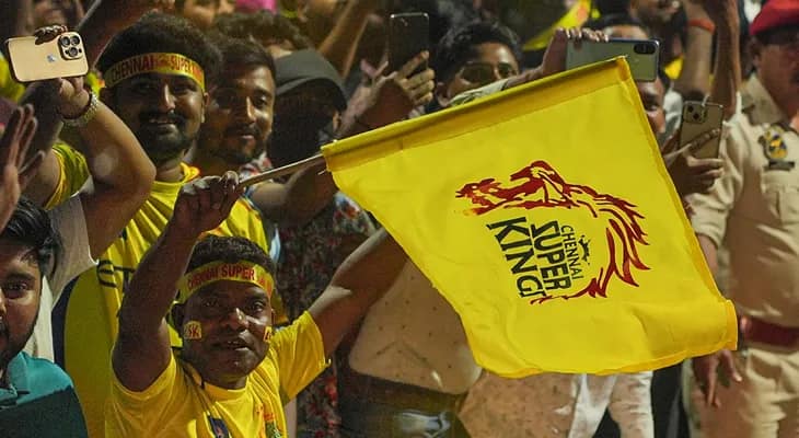 আইপিএল: ৩৭ রানে আউট পরাগ, রাজস্থান ১৬৬/৬ (১৭.৫ ওভার), বিপক্ষে চেন্নাই