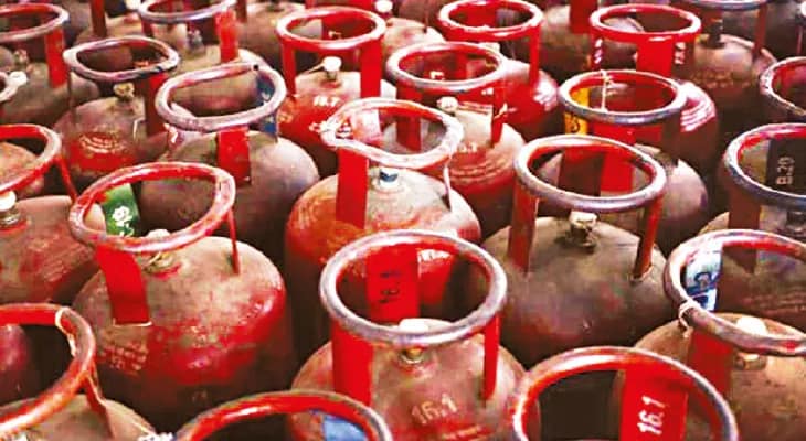 ডিলারের থেকে পাইপ না কিনলে রান্নার গ্যাস বন্ধ