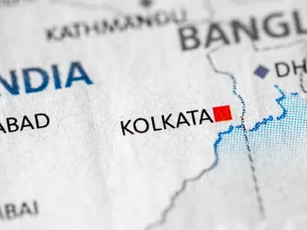 সমস্ত বৈদ্যুতিন যন্ত্র তড়িদায়িত, পঠনপাঠন বন্ধ ভদ্রেশ্বরের স্কুলে