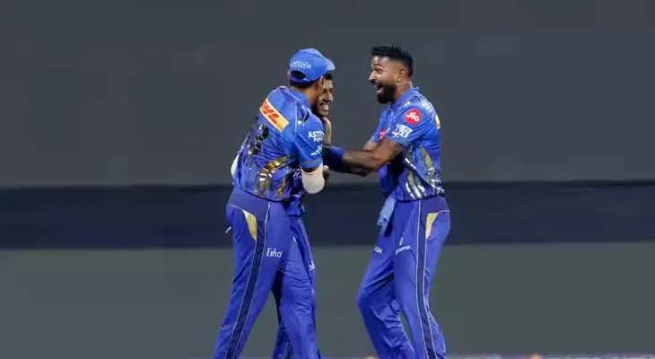 আইপিএল: ৫ রানে আউট আন্দ্রে রাসেল, কেকেআর ৮৮/৮ (১২.৪ ওভার), বিপক্ষ মুম্বই