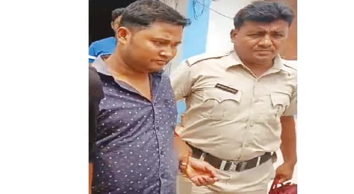 মদ বিক্রির অভিযোগে মুদির দোকান ভাঙচুর মৈপীঠে, পুলিসকে হেনস্তা!
