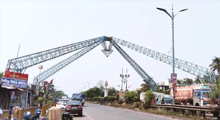 কাঠামো বিপজ্জনক, পুরনো হলদিয়া গেট বদলে নতুন করার চিন্তাভাবনা