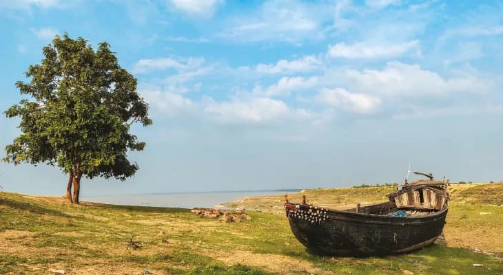 চৈত্রের মাঝে হাঁসফাঁস অবস্থা মালদহ জেলায়, অস্বস্তি বাড়ছে দুই দিনাজপুরেও