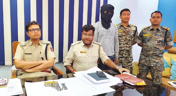 ফল্‌স সিলিংয়ে মিলল খুনে ব্যবহৃত আগ্নেয়াস্ত্র