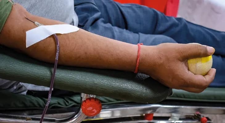 ব্লাডব্যাঙ্কগুলিতে রক্তের আকাল, কোচবিহারে বিএমওএইচদের রক্তদান শিবিরের নির্দেশ