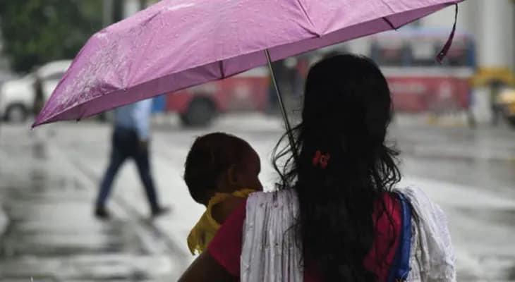 আজ হাল্কা বৃষ্টির সম্ভাবনা কলকাতা ও শহরতলিতে