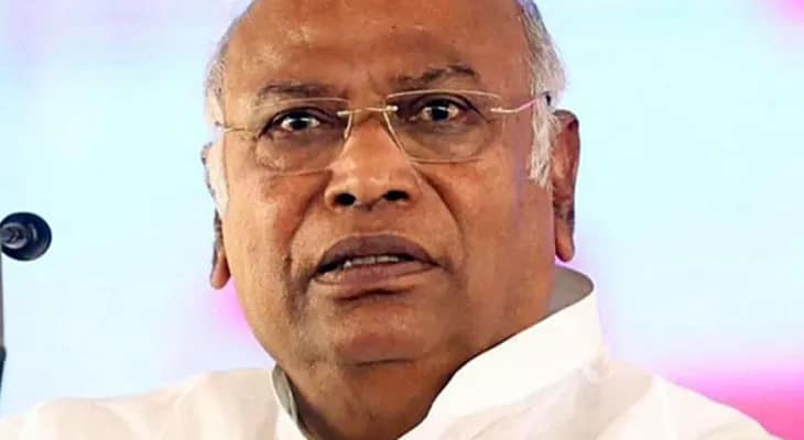 জঙ্গি হামলার কথা তিনদিন আগেই  জানতেন প্রধানমন্ত্রী, দাবি খাড়্গের