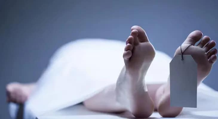 দুই শিশু সন্তানের সামনেই ট্রেন লাইনে ঝাঁপ দিয়ে আত্মঘাতী বধূ