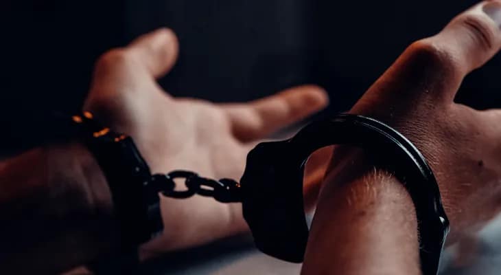 বাড়ির বাঙ্কারে ‘গুপ্তধন’, ১০৯২ কেজি গাঁজা উদ্ধার শীতলকুচিতে, গ্রেপ্তার দুই