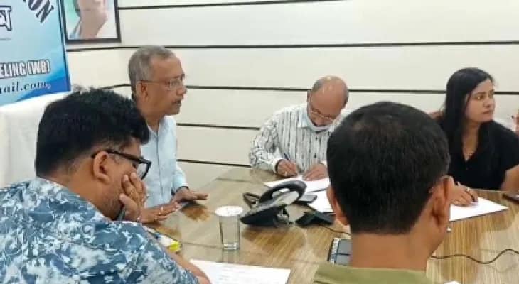 শিলিগুড়িতে বিকট শব্দে বাইকের দাপাদাপি নিয়ে মেয়রকে নালিশ, কড়া ব্যবস্থার আশ্বাস