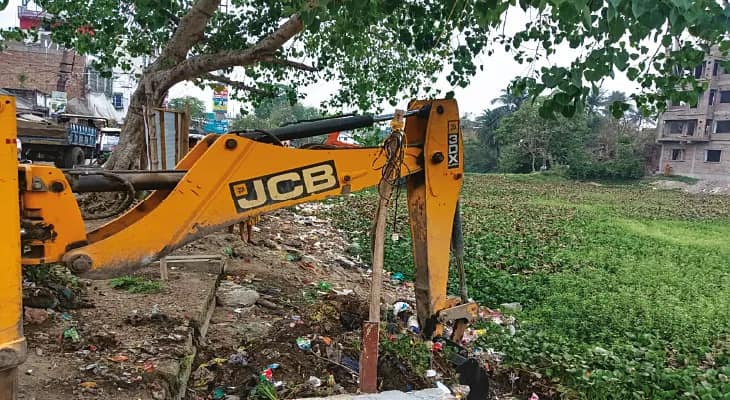 বেলডাঙায় মজে যাওয়া, ভরাট করা জলাশয় সংস্কার পুরসভার