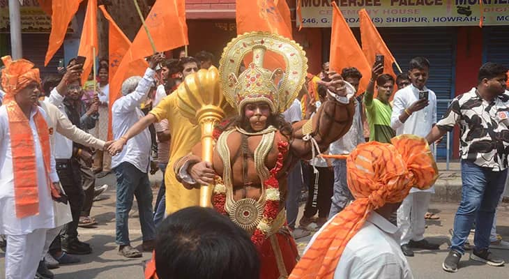 বলরামপুরে রামনবমীর মিছিলে জলছত্র আসিফ, হামিদদের