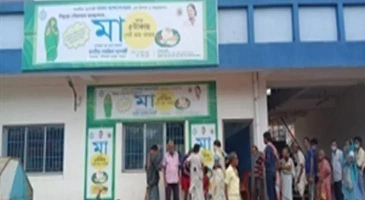 প্রতিদিন ৫ টাকায় ৫০০ জনের পেট ভরাচ্ছে বেলডাঙার দু’টি মা ক্যান্টিন