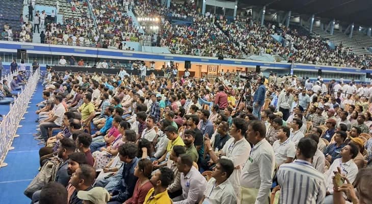 রিভিউ পিটিশনে যেতে চাইছেন চাকরিহারা শিক্ষক-শিক্ষিকারা