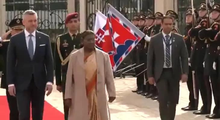 স্লোভাকিয়ায় গার্ড অফ অনার পেলেন রাষ্ট্রপতি দ্রৌপদী মুর্মু