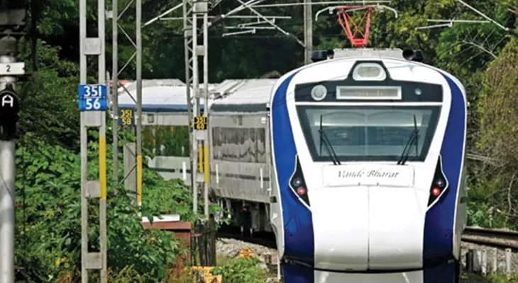 ট্রেন চালানোর সময় খাওয়ার সুযোগ বন্ধ, প্রকৃতির ডাকেও সাড়া দিতে পারবেন না লোকো পাইলটরা
