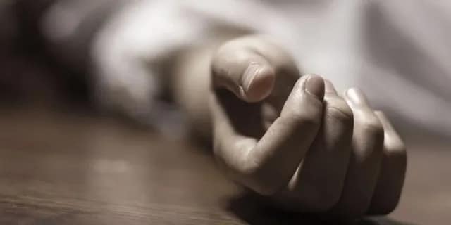 মুর্শিদাবাদের ডোমকলে ঘোড়ামারা নিশ্চিন্তপুরে মাঠ থেকে এক ব্যক্তির দেহ উদ্ধার