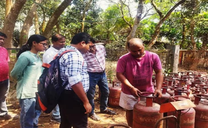 সিলিন্ডারে কারচুপি, ২০০-৪০০ গ্রাম গ্যাস কম, ক্ষোভ