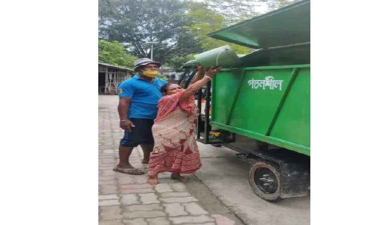 সলিড ওয়েস্ট ম্যানেজমেন্ট কেন্দ্র থেকে  উৎপাদিত সার স্বল্পমূল্যে পাবেন চাষিরা
