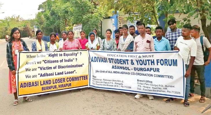 ইস্কোয় কাজের দাবিতে আসানসোলে স্মরকলিপি দিল আদিবাসী পড়ুয়ারা