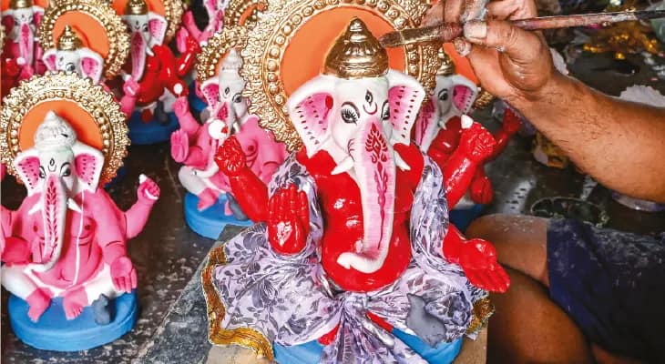 করিমপুরে চৈত্র সেলে শেষ রবিবারের বাজার জমজমাট, বিক্রি ভালো, খুশি ব্যবসায়ী মহল