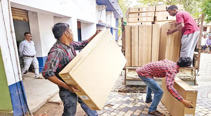অঙ্গনওয়াড়ি কেন্দ্রের টিভি চুরি রুখতে দায়িত্ব স্থানীয়দের