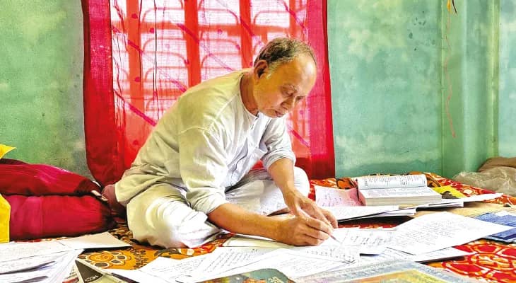 ৩ হাজার বোলান গান বেঁধেছেন কাটোয়ার সত্তরোর্ধ্ব বাসুদেব