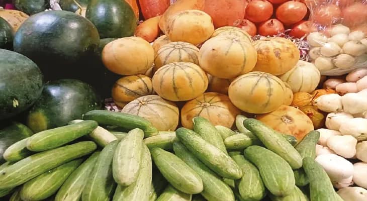 আজ বাংলা নববর্ষে খাতা পুজো শহরে চাঙ্গা ফল-ফুলের বাজার