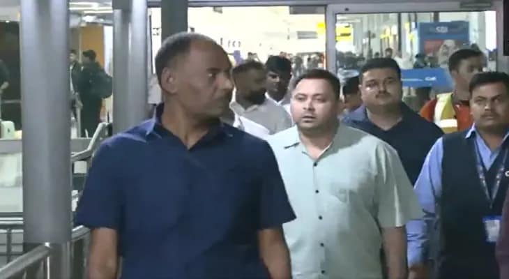 দিল্লি বিমানবন্দরে পৌঁছলেন আরজেডি নেতা তেজস্বী যাদব