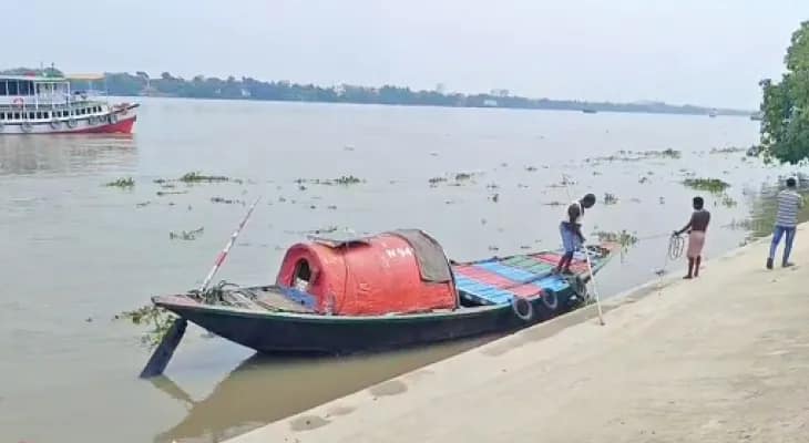 শেষ হয়নি নদীবাঁধ মেরামতের কাজ, আতঙ্কে উদয়নারায়ণপুরের বাসিন্দারা