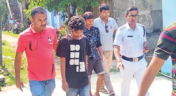 চুঁচুড়ায় যুবক খুনে গ্রেপ্তার দুই