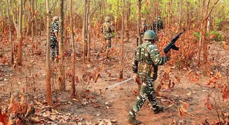 ছত্তিশগড়ে এনকাউন্টারে ২ মাওবাদী হত, বাজেয়াপ্ত অস্ত্র, চলছে তল্লাশি অভিযান