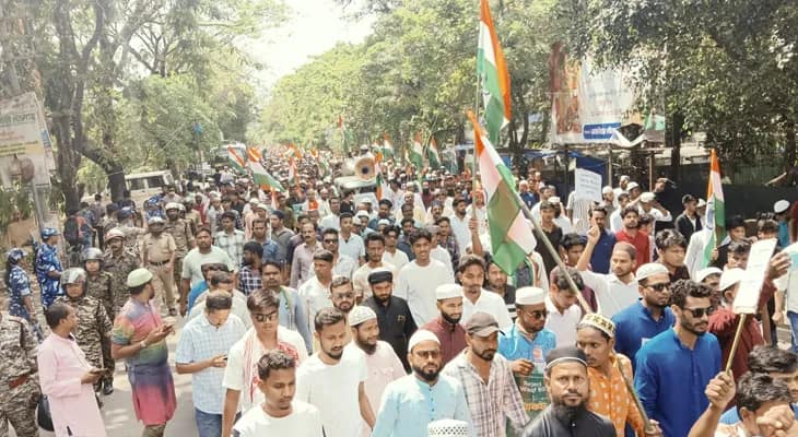 অসংযত প্রতিবাদ অপরাধ, তার রাজনীতিও