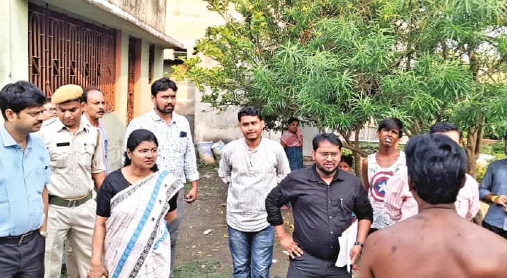 ‘বাংলার বাড়ি’র কাজ খতিয়ে দেখতে সরেজমিনে জেলাশাসক