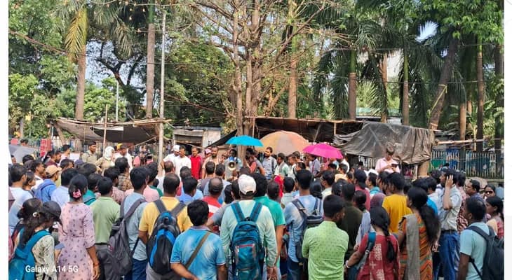 ওয়াই চ্যানেলে চাকরিহারা শিক্ষকদের সমাবেশ
