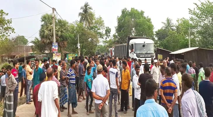 দাসপুরে ফের মহিলাদের অশ্লীল অঙ্গভঙ্গি করায় মার, থানায় আটক কিশোর