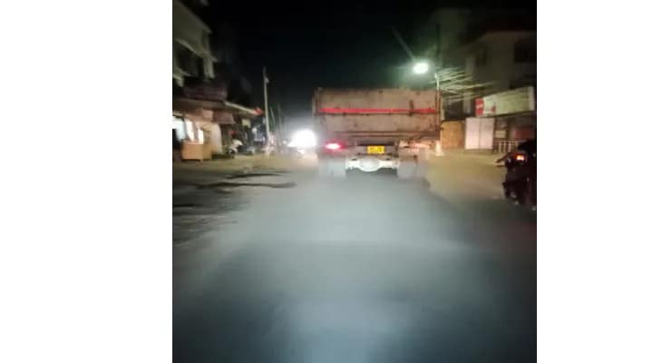 ডাম্পারে জাল নম্বর প্লেট, জলপাইগুড়ি থেকে শিলিগুড়িতে দেদারে বালি পাচার