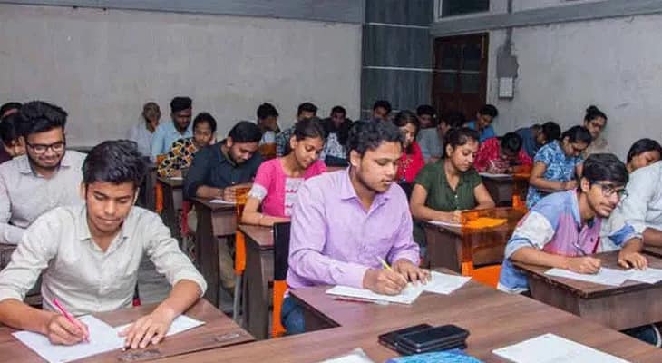 পরীক্ষায় ওএমআর শিটের সঙ্গে কার্বন পেপার, সংরক্ষণ ৩ বছর