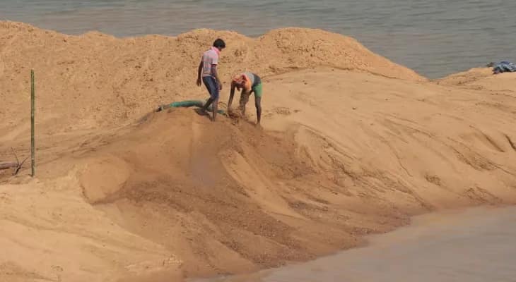 অবৈধ বালি খাদানের বিরুদ্ধে কড়া নবান্ন, জেলাগুলিকে বন্ধের নির্দেশ