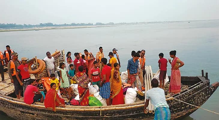 ফিরছে শান্তি, পারলালপুর থেকে ধুলিয়ান ফিরল সাতটি পরিবার