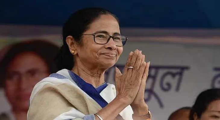 শালবনিতে জিন্দাল গোষ্ঠীর ১৬০০ মেগাওয়াট তাপবিদ্যুৎ প্রকল্পের শিলান্যাস অনুষ্ঠানে বক্তব্য রাখছেন মুখ্যমন্ত্রী মমতা বন্দ্যোপাধ্যায়