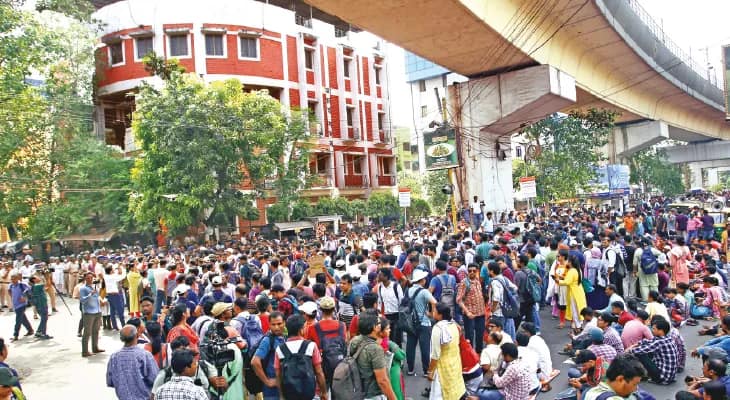 আংশিক তালিকা দিতে চাইল এসএসসি, নারাজ চাকরিহারারা, যোগ্য-অযোগ্য বিভ্রাটে ধুন্ধুমার