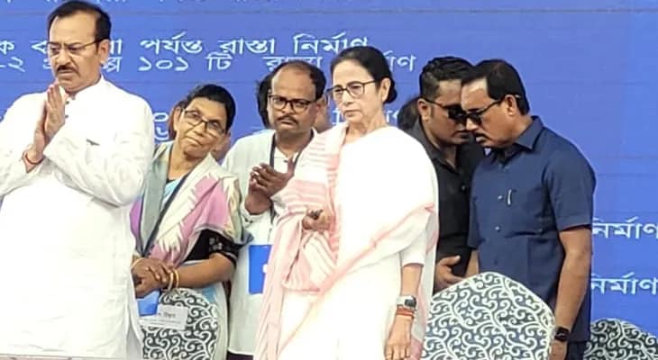 আজ মেদিনীপুর থেকে প্রায় শতাধিক প্রকল্পের উদ্ধোধন করলেন মমতা বন্দ্যোপাধ্যায়