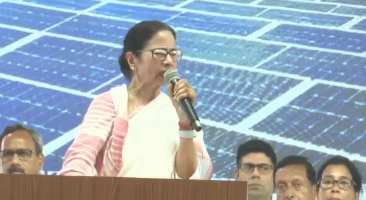 চোখের আলো প্রকল্পে সরকারি চশমা প্রদান করা হল: মমতা বন্দ্যোপাধ্যায়