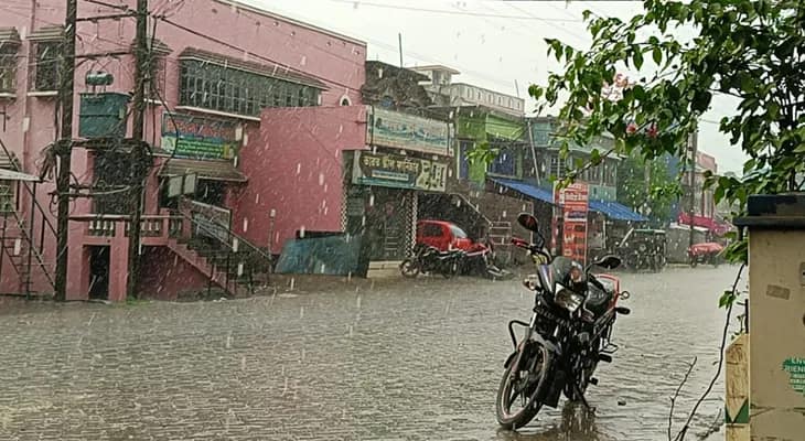 মুর্শিদাবাদের নগরগ্রামে শুরু শিলাবৃষ্টি