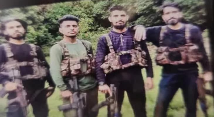 ‘কলমা পড়তে পারেনি বলেই মারল’, স্ত্রী ও সন্তানের সামনেই পর্যটকের উপর গুলিবৃষ্টি
