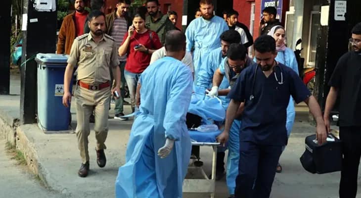 কাশ্মীর রওনা দিয়ে মাঝপথেই বাড়ি ফিরলেন নিহত মণীশের পরিজনরা